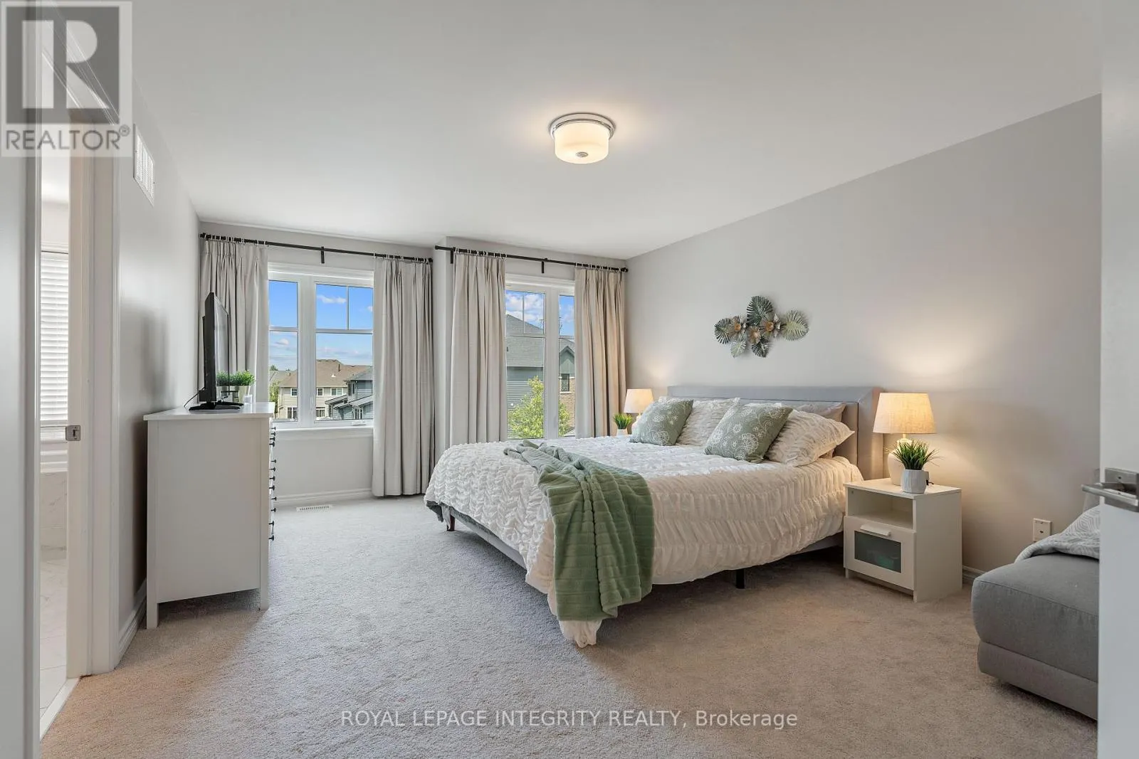 820 CLAPHAM TERRACE