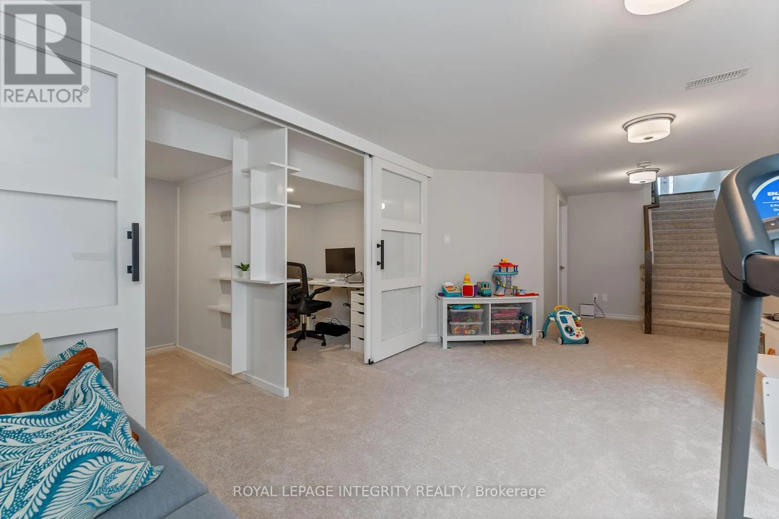 820 CLAPHAM TERRACE