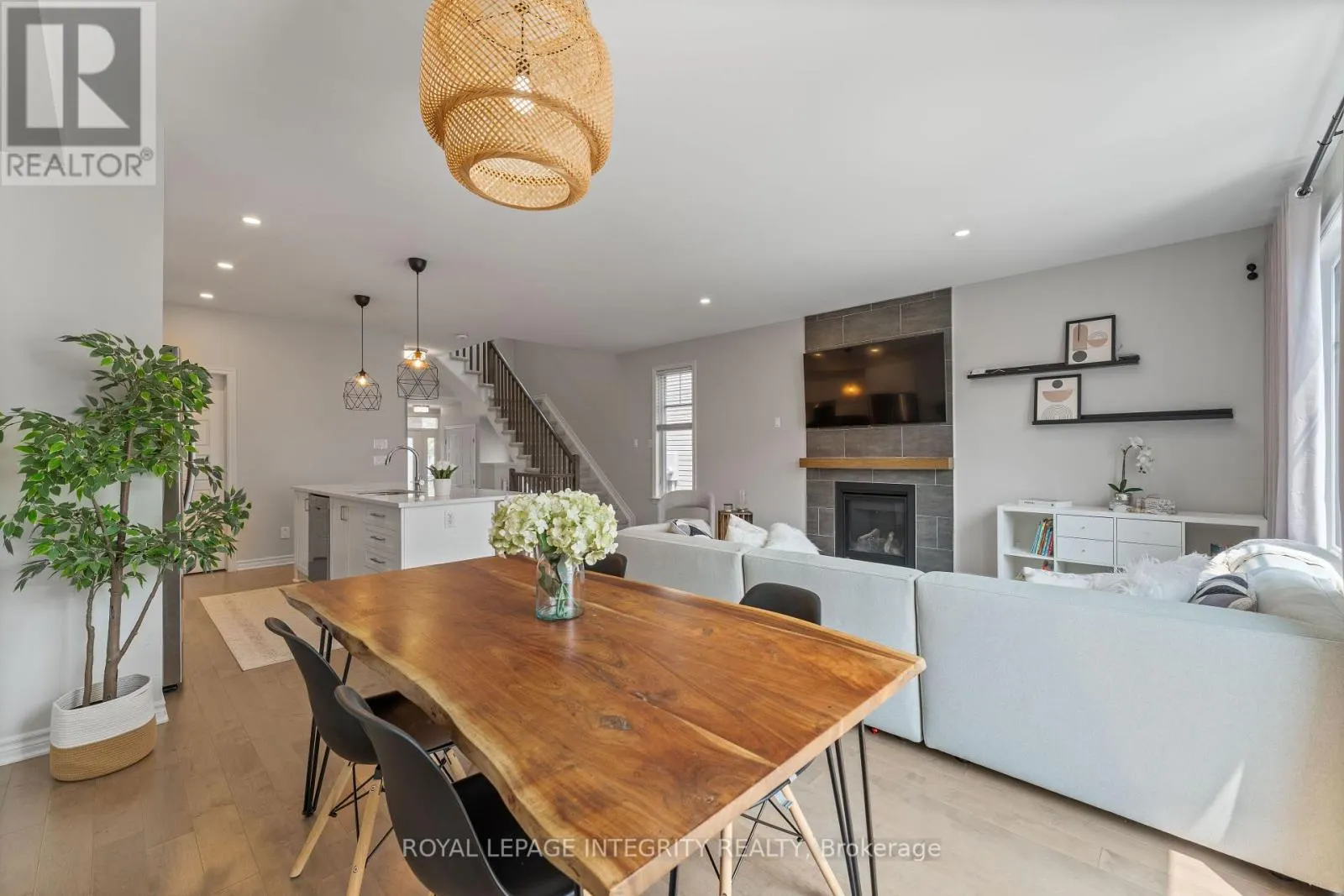 820 CLAPHAM TERRACE