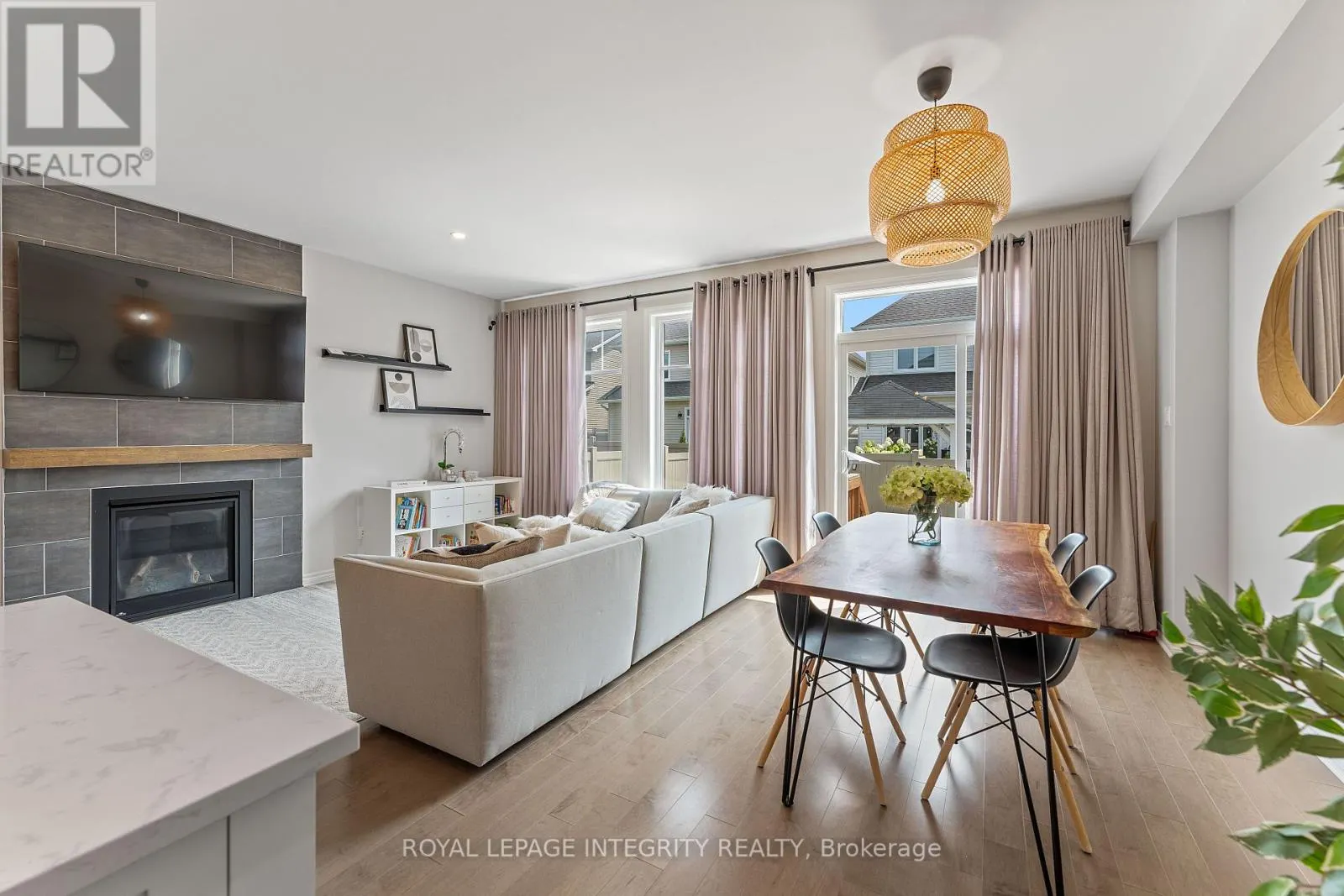 820 CLAPHAM TERRACE