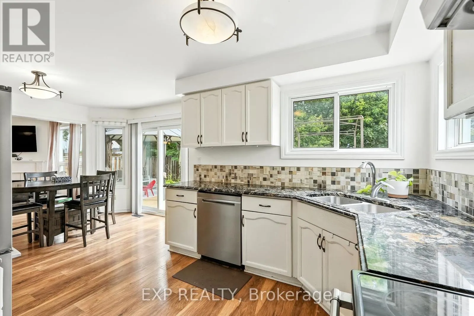 848 CHIPPING PARK BOULEVARD