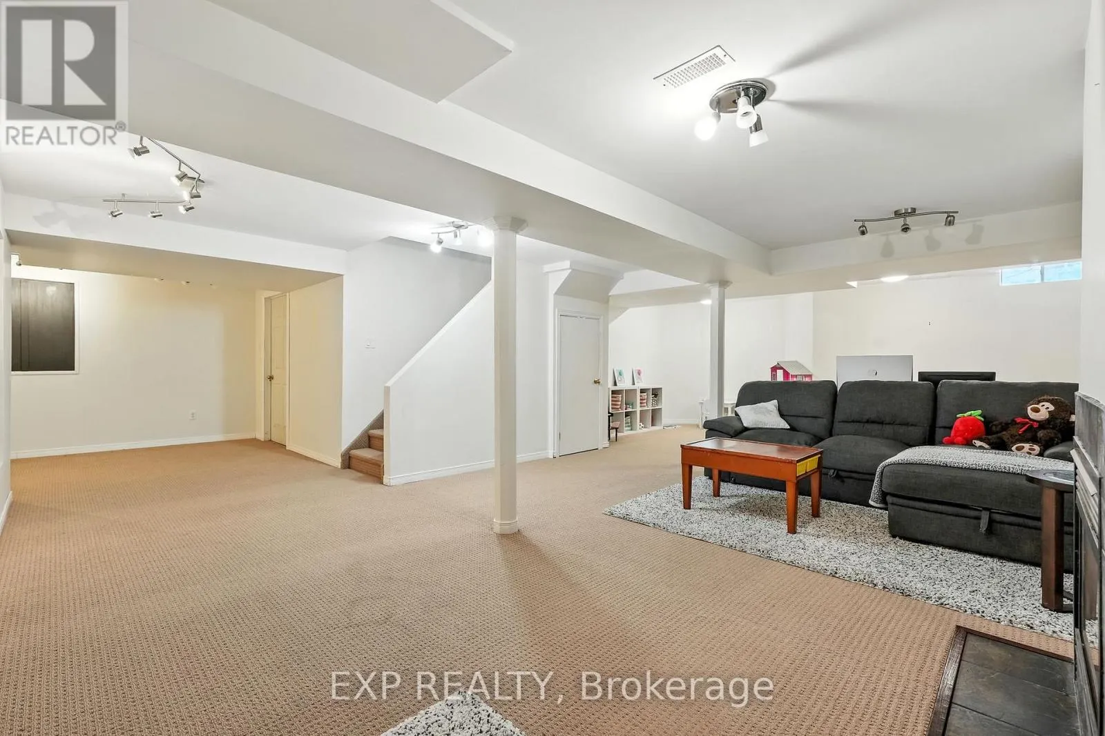 848 CHIPPING PARK BOULEVARD