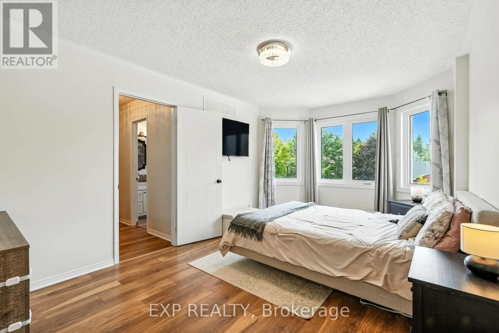 848 CHIPPING PARK BOULEVARD