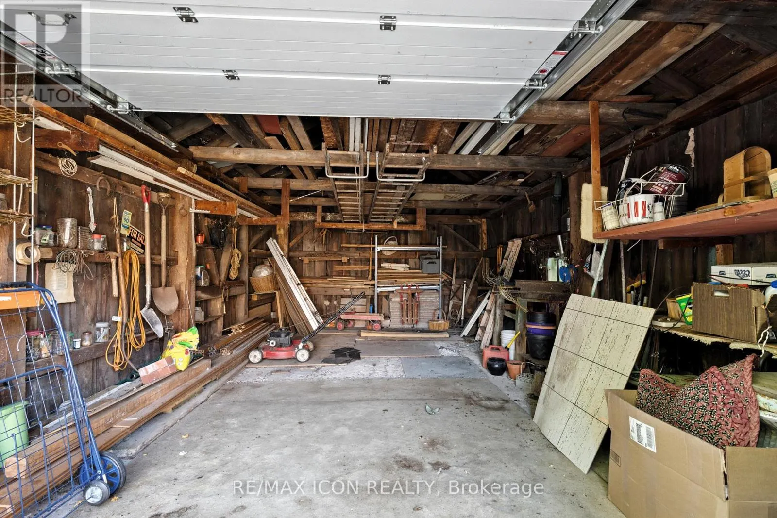 35 GRENVILLE AVENUE