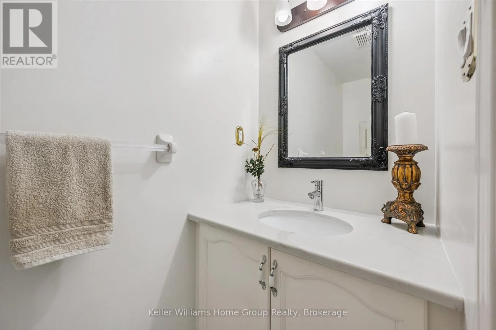 14 - 941 GORDON STREET, #14