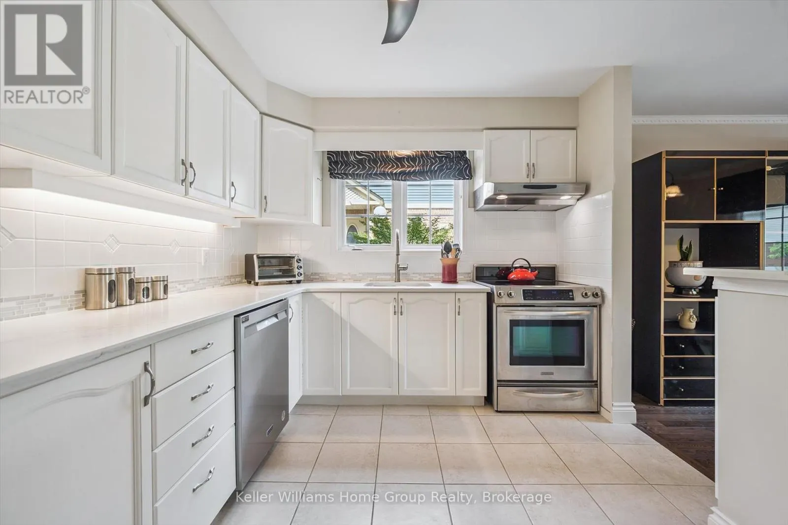 14 - 941 GORDON STREET, #14