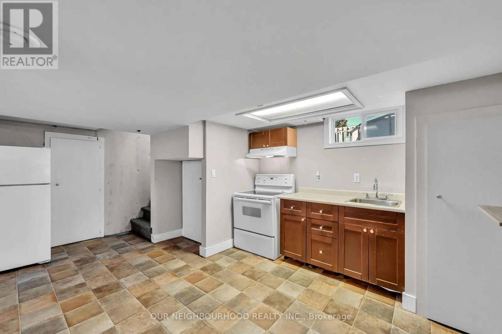 B - 538 SHIRLEY STREET, #B