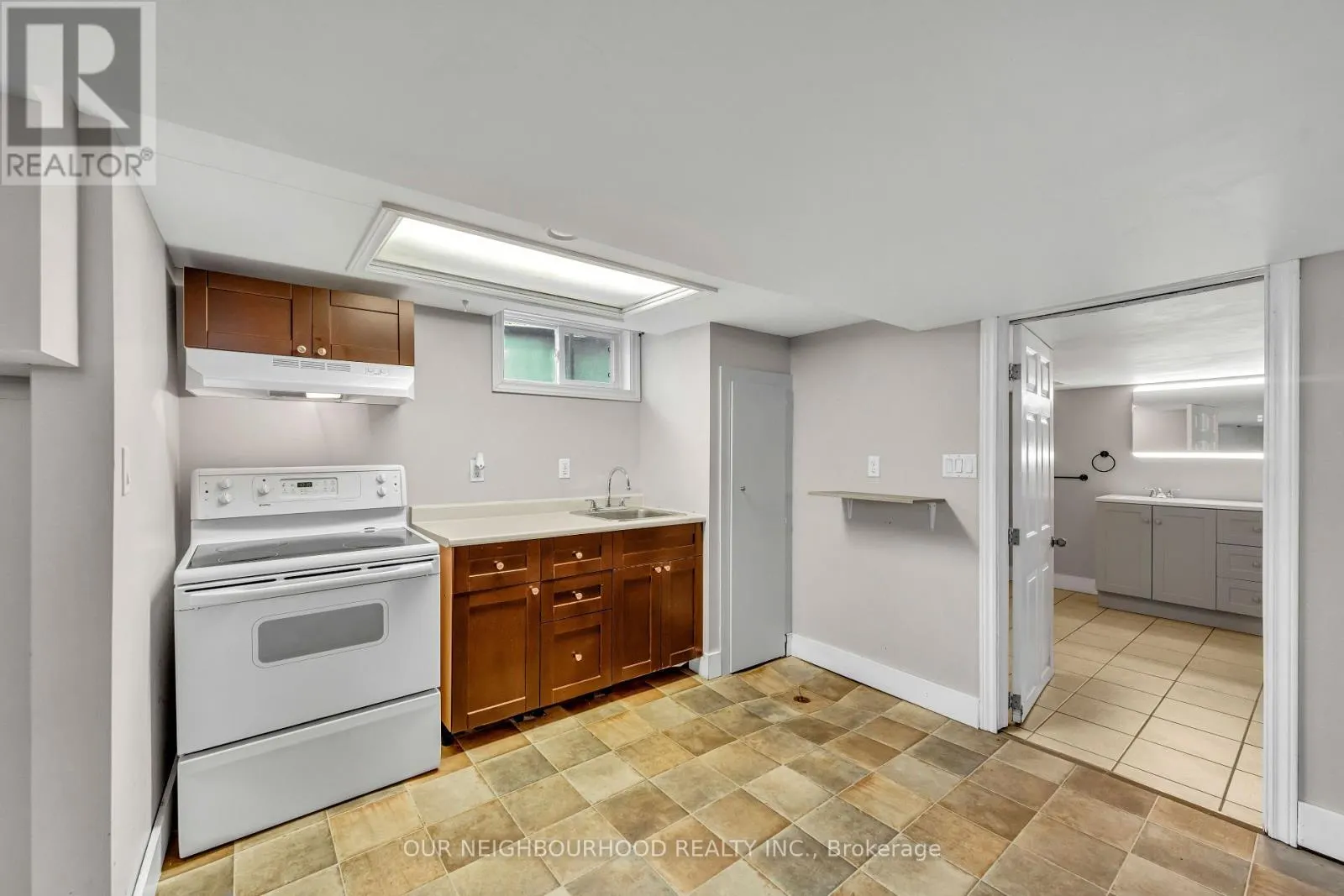 B - 538 SHIRLEY STREET, #B