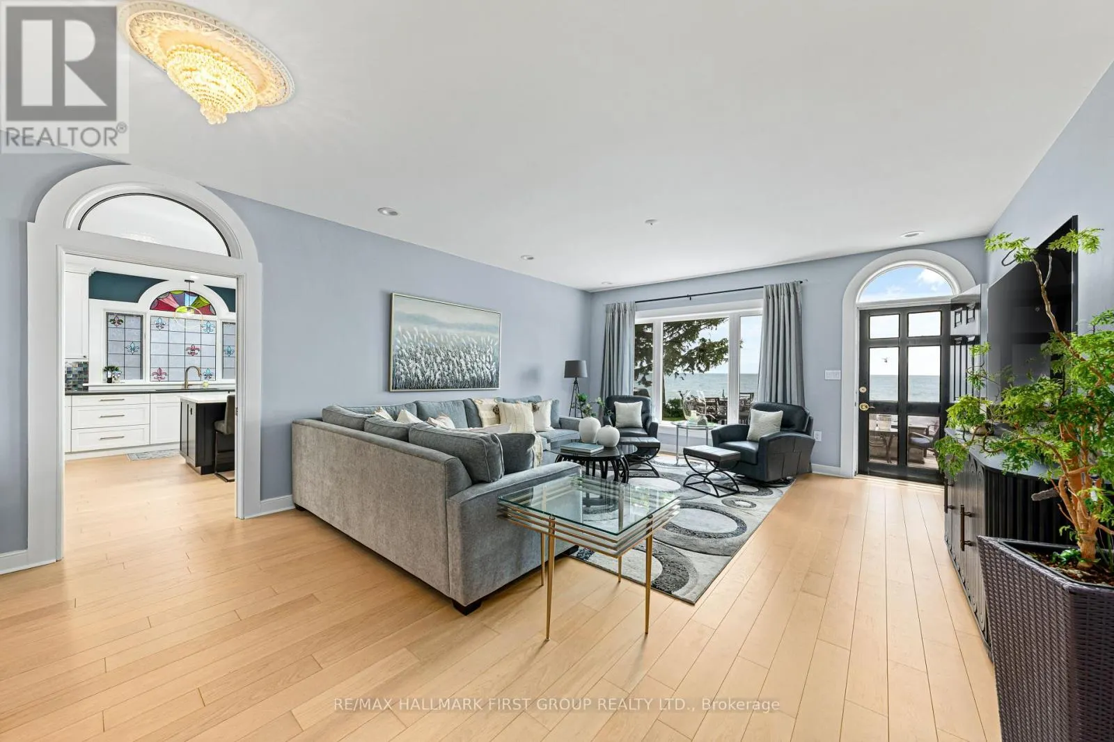 43 TREMAINE TERRACE