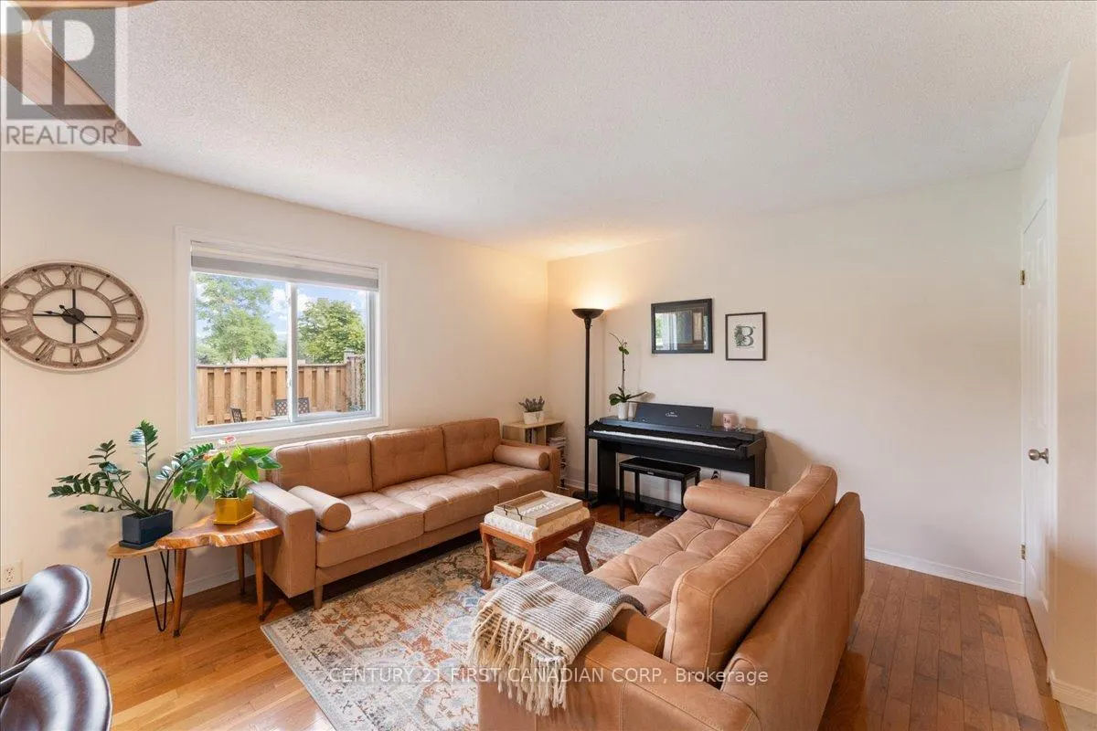 1 - 40 BRAEMAR AVENUE, #1