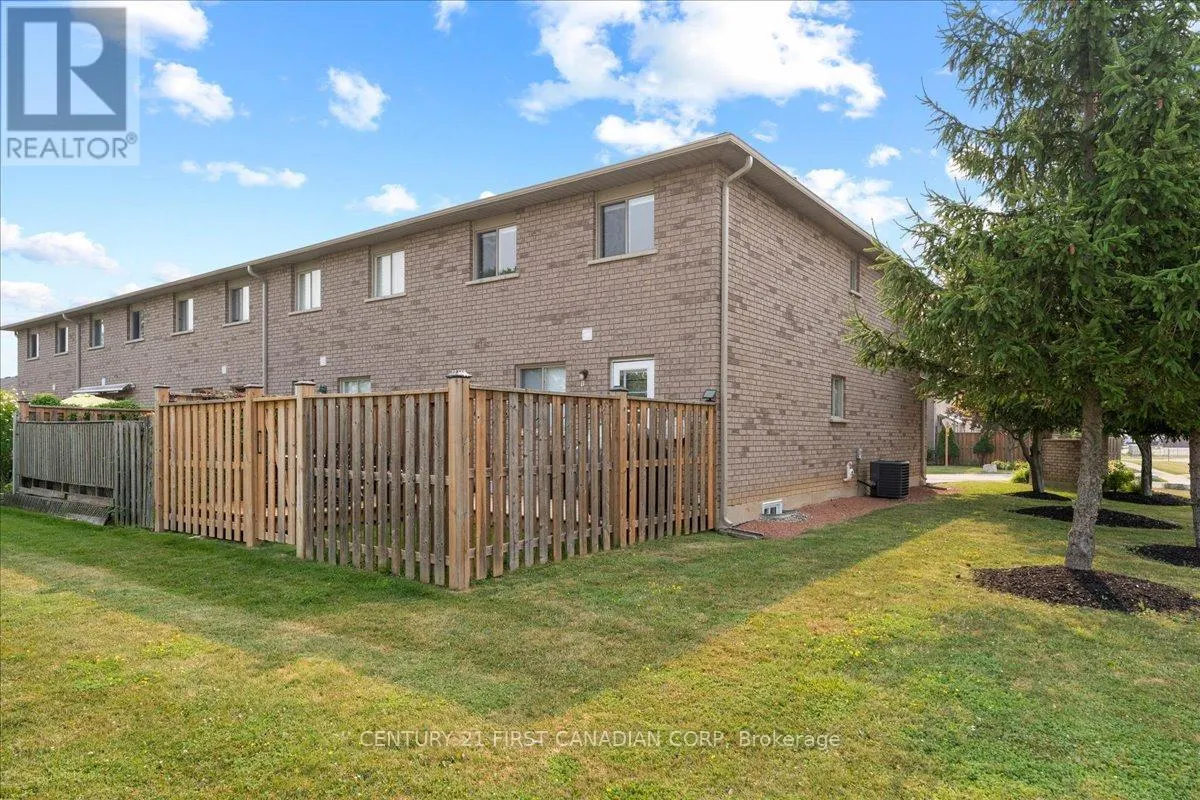 1 - 40 BRAEMAR AVENUE, #1