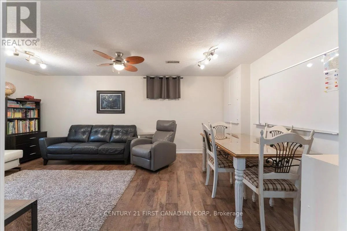1 - 40 BRAEMAR AVENUE, #1