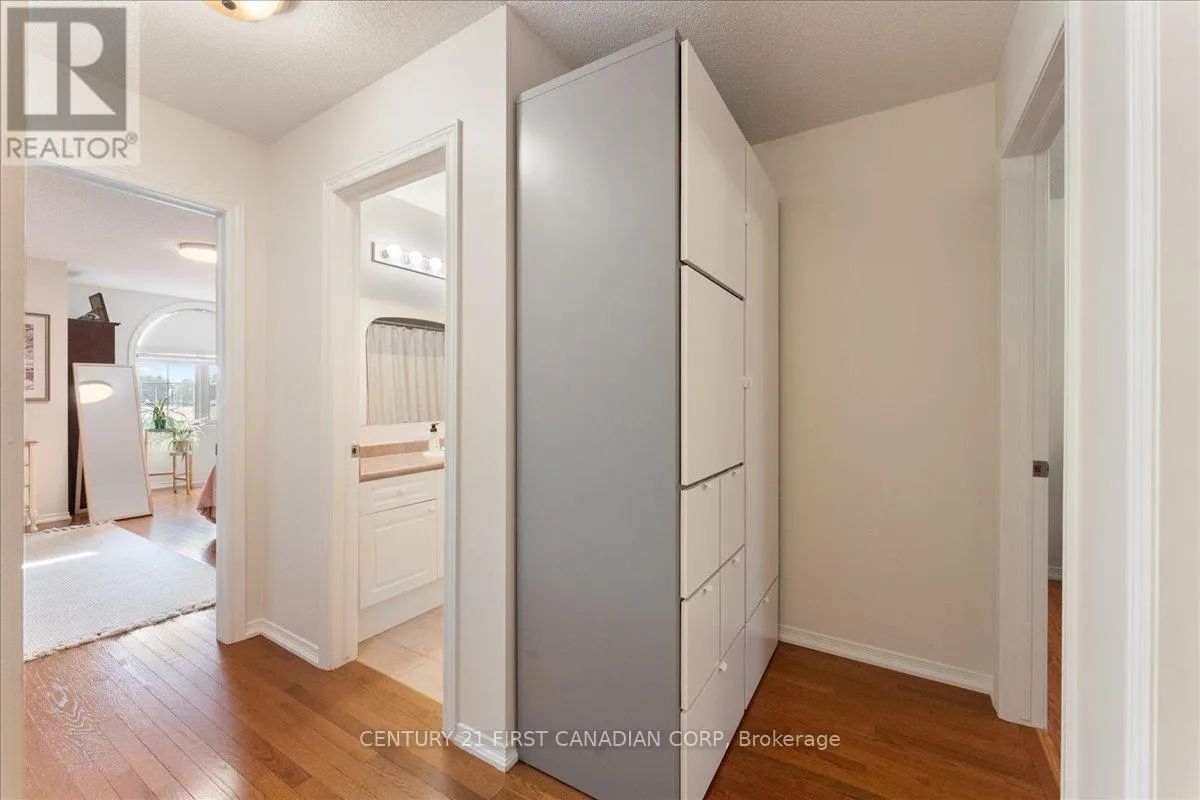 1 - 40 BRAEMAR AVENUE, #1