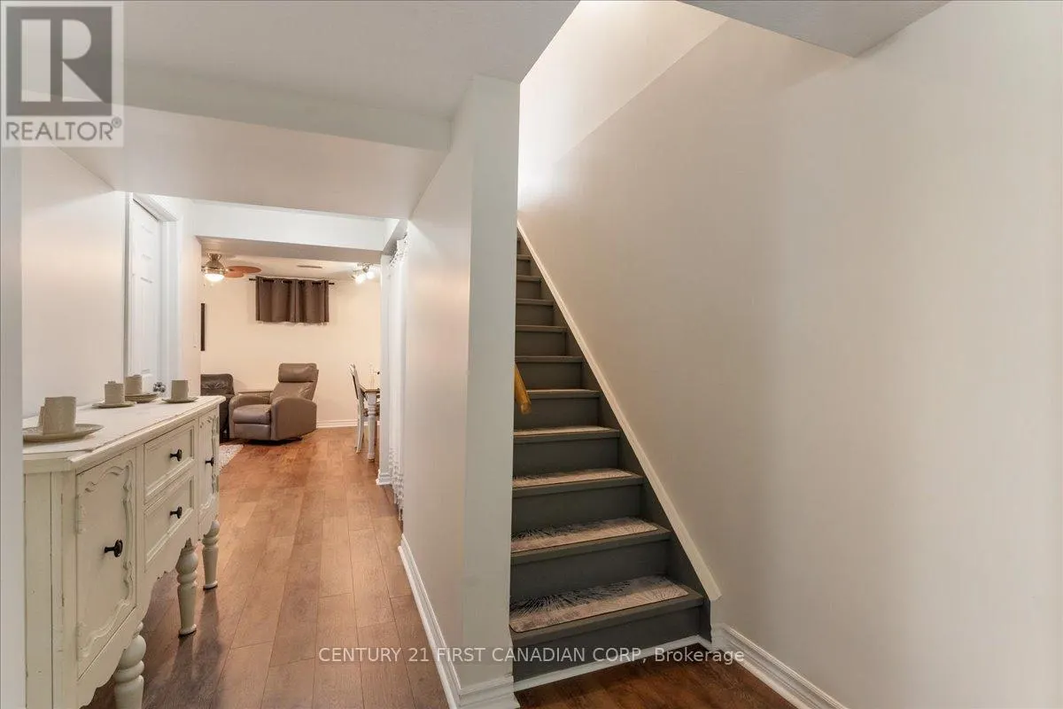 1 - 40 BRAEMAR AVENUE, #1