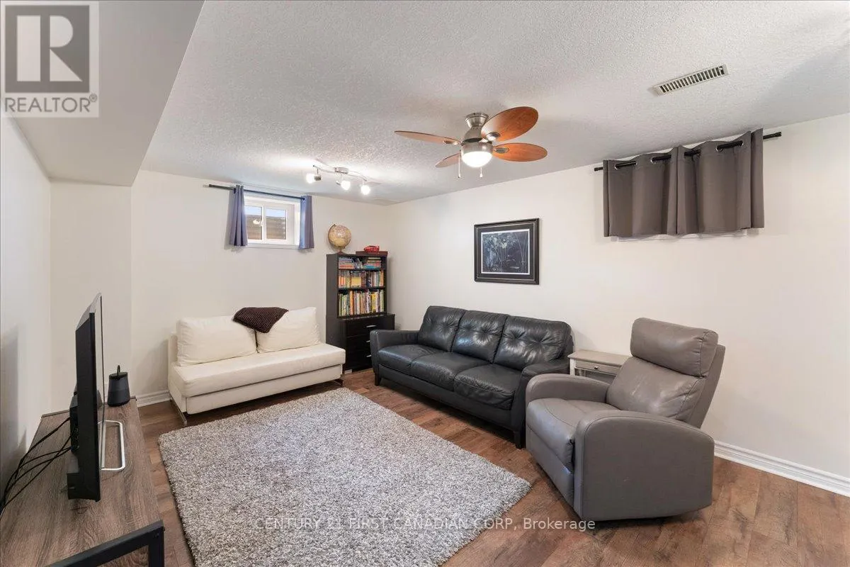 1 - 40 BRAEMAR AVENUE, #1