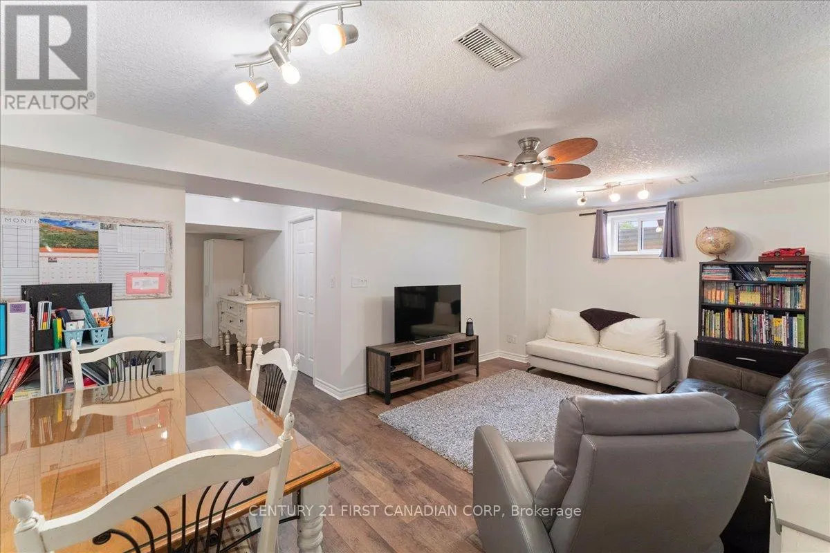1 - 40 BRAEMAR AVENUE, #1