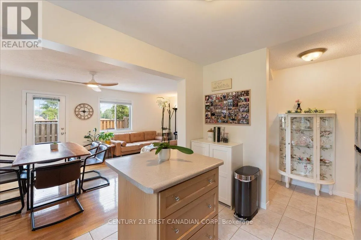 1 - 40 BRAEMAR AVENUE, #1