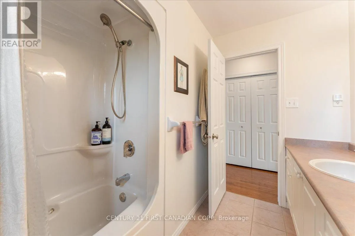 1 - 40 BRAEMAR AVENUE, #1