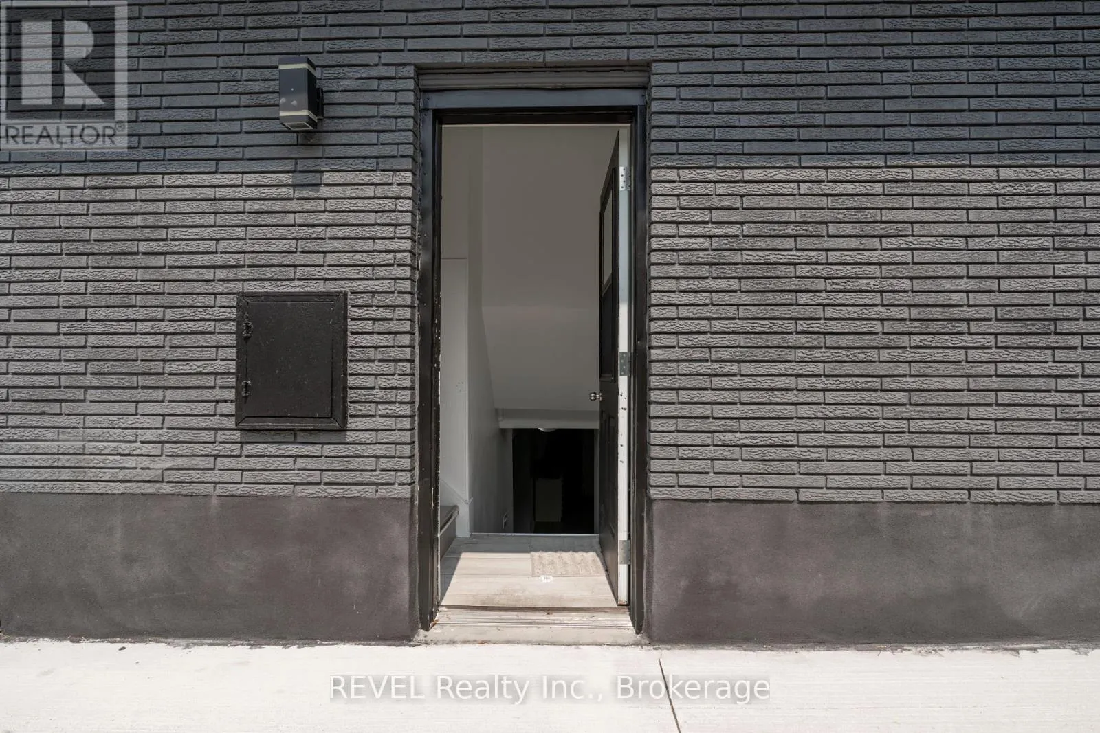 26 HILLGARDEN ROAD