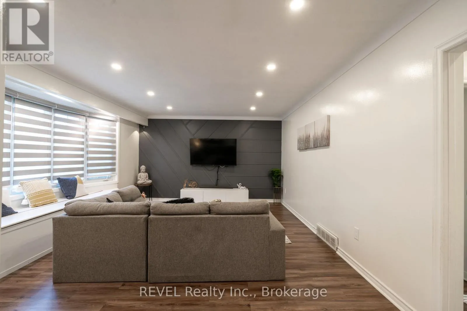 26 HILLGARDEN ROAD