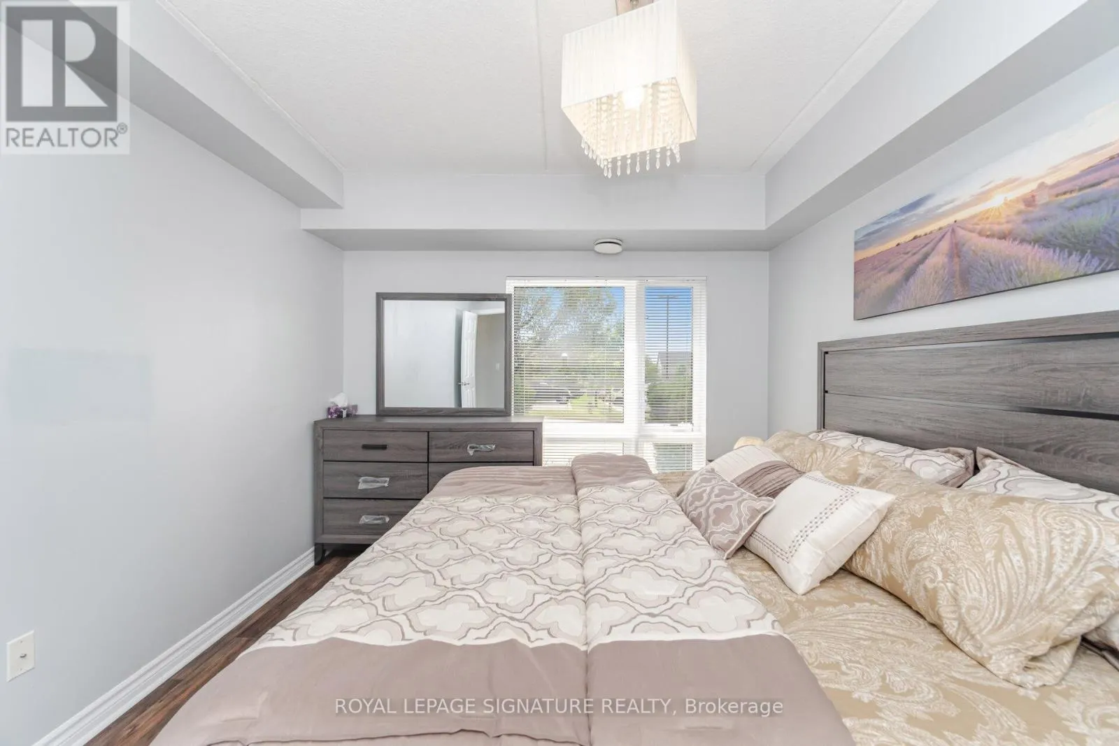 111 - 67 KINGSBURY SQUARE