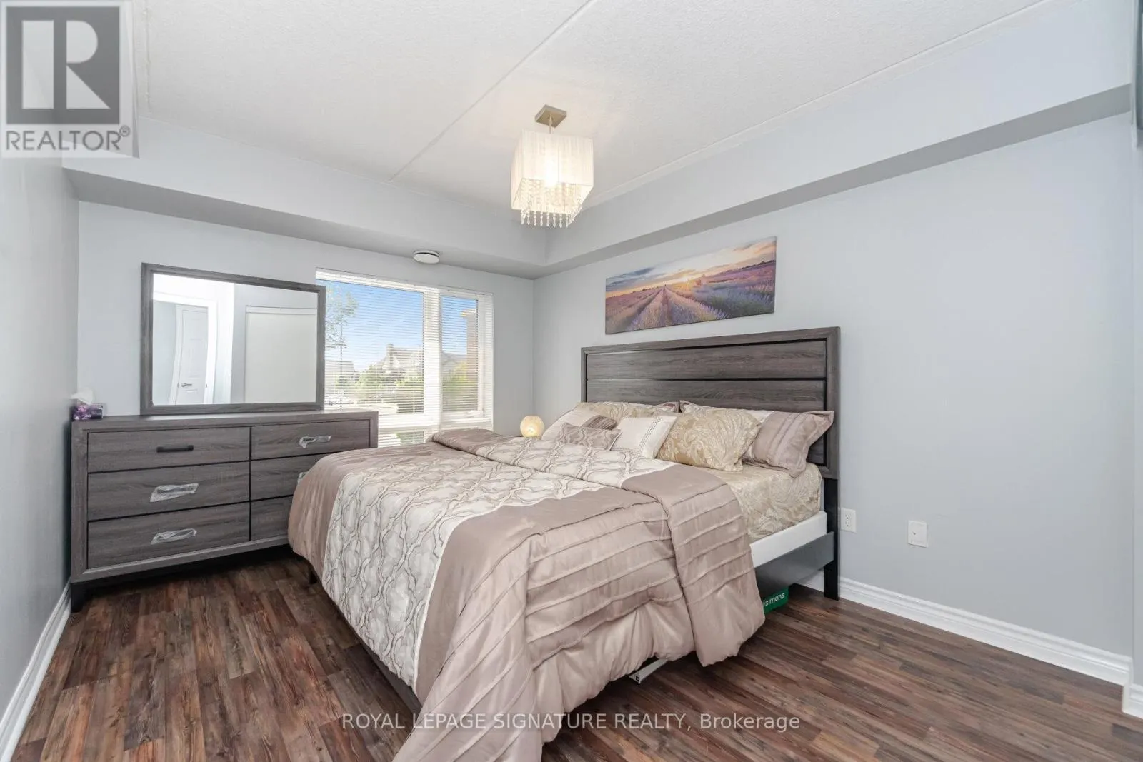111 - 67 KINGSBURY SQUARE