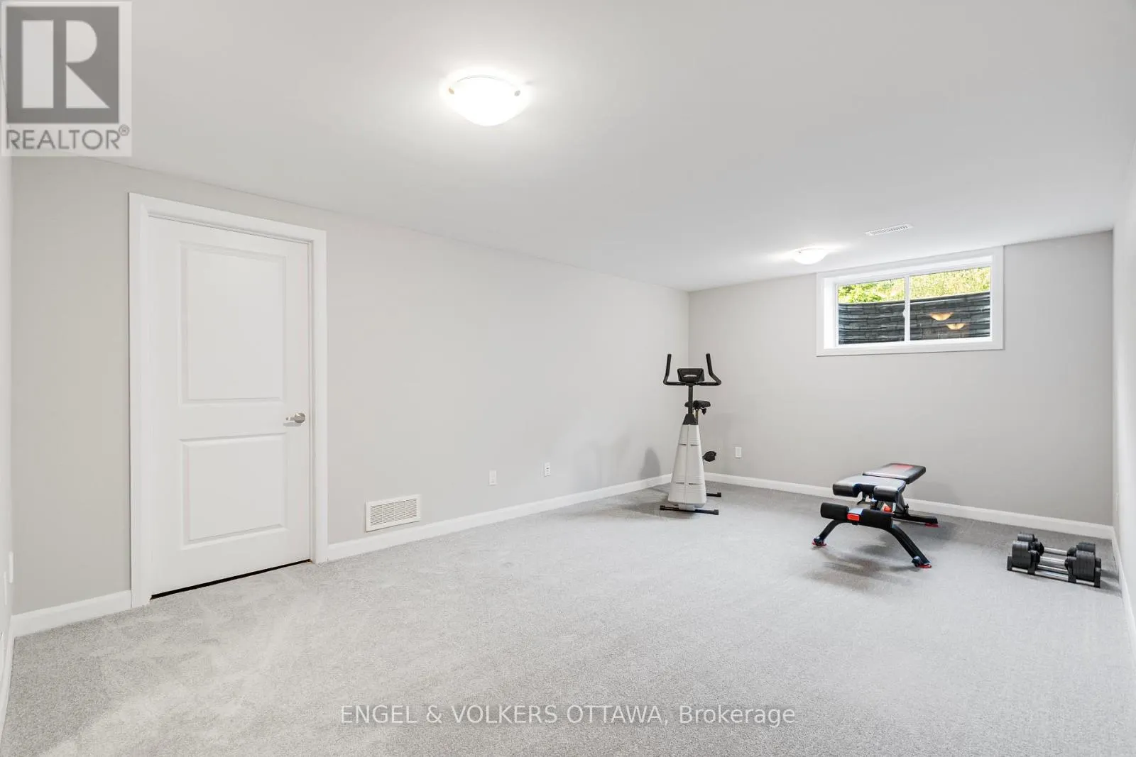 220 GEYSER PLACE