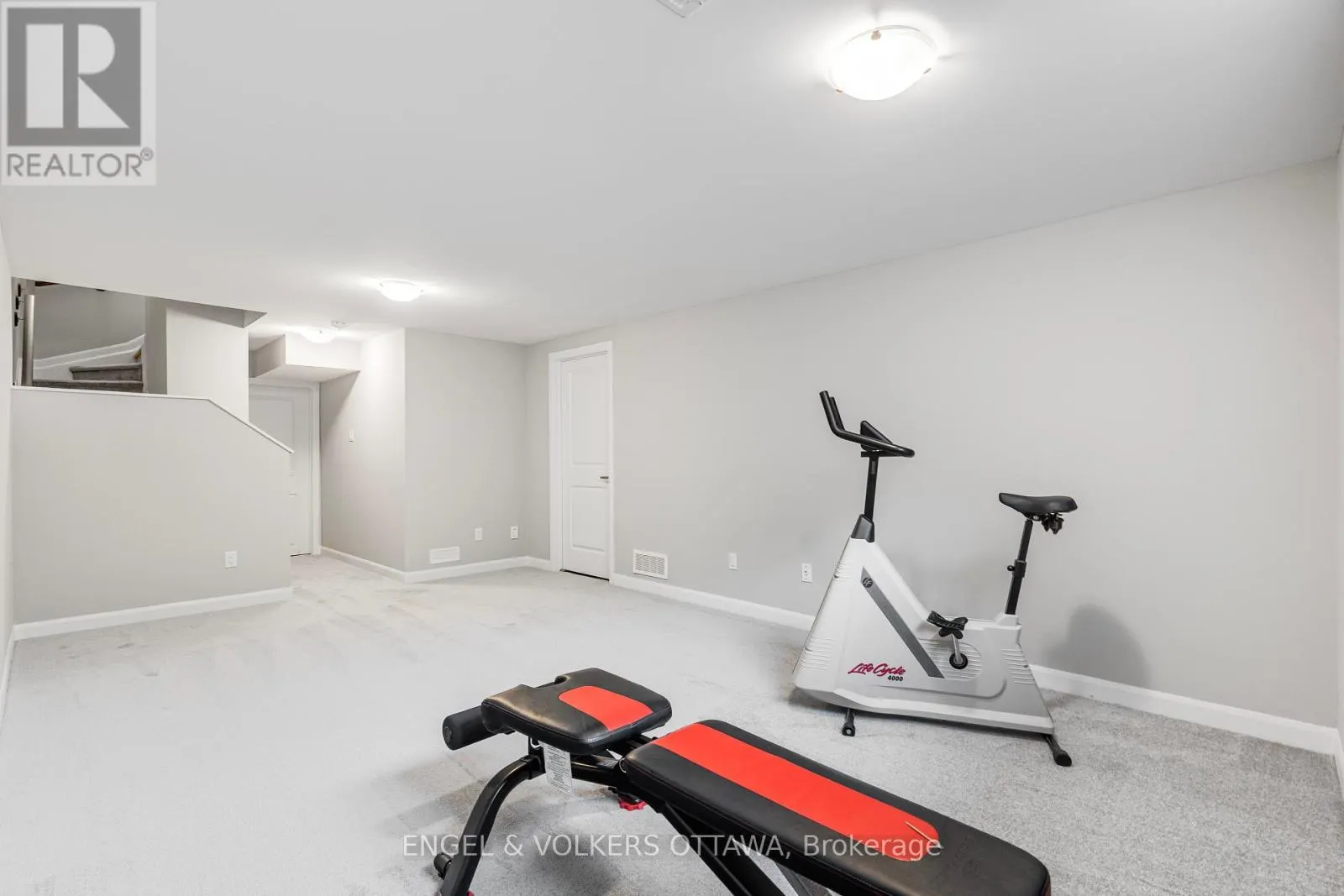 220 GEYSER PLACE