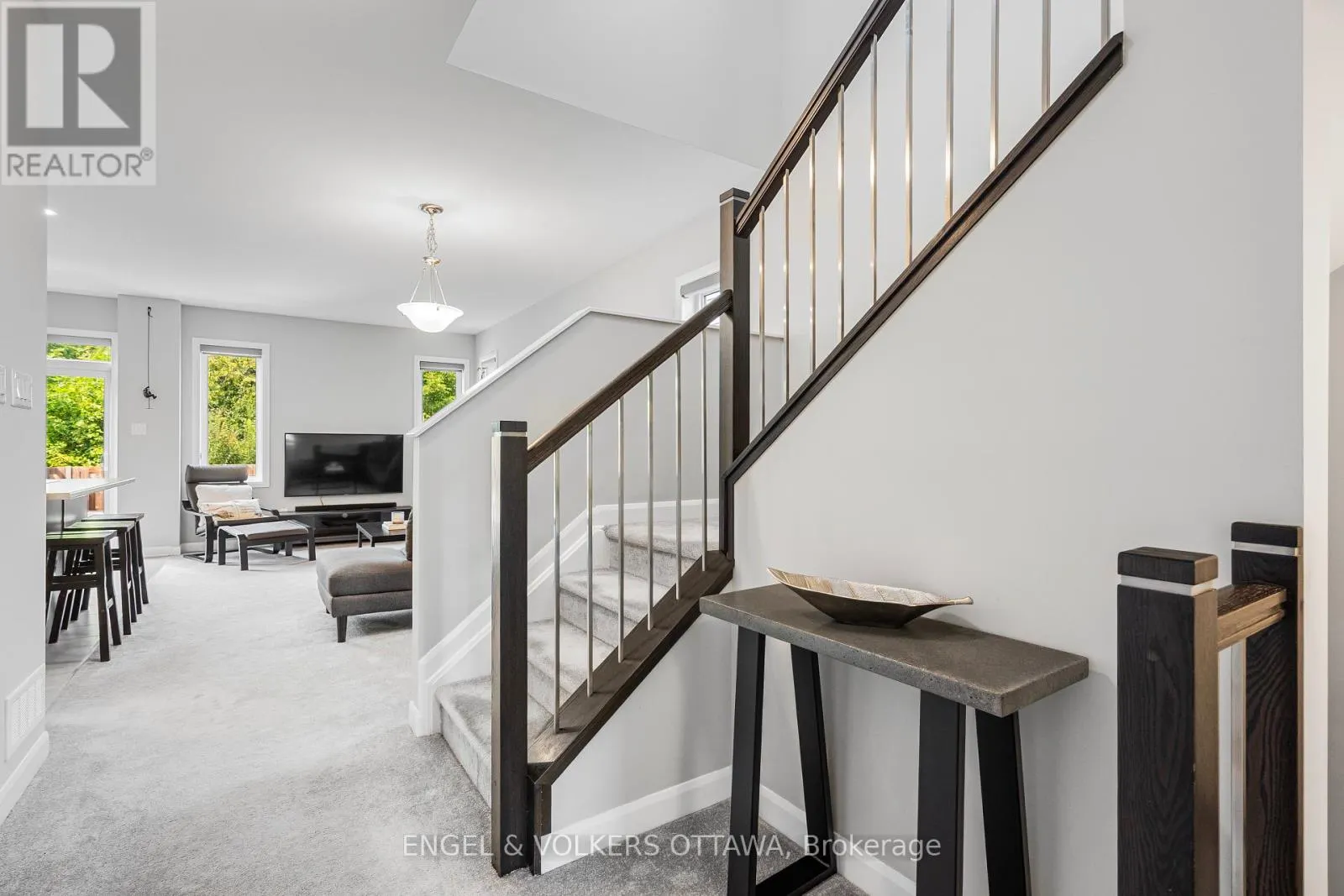220 GEYSER PLACE