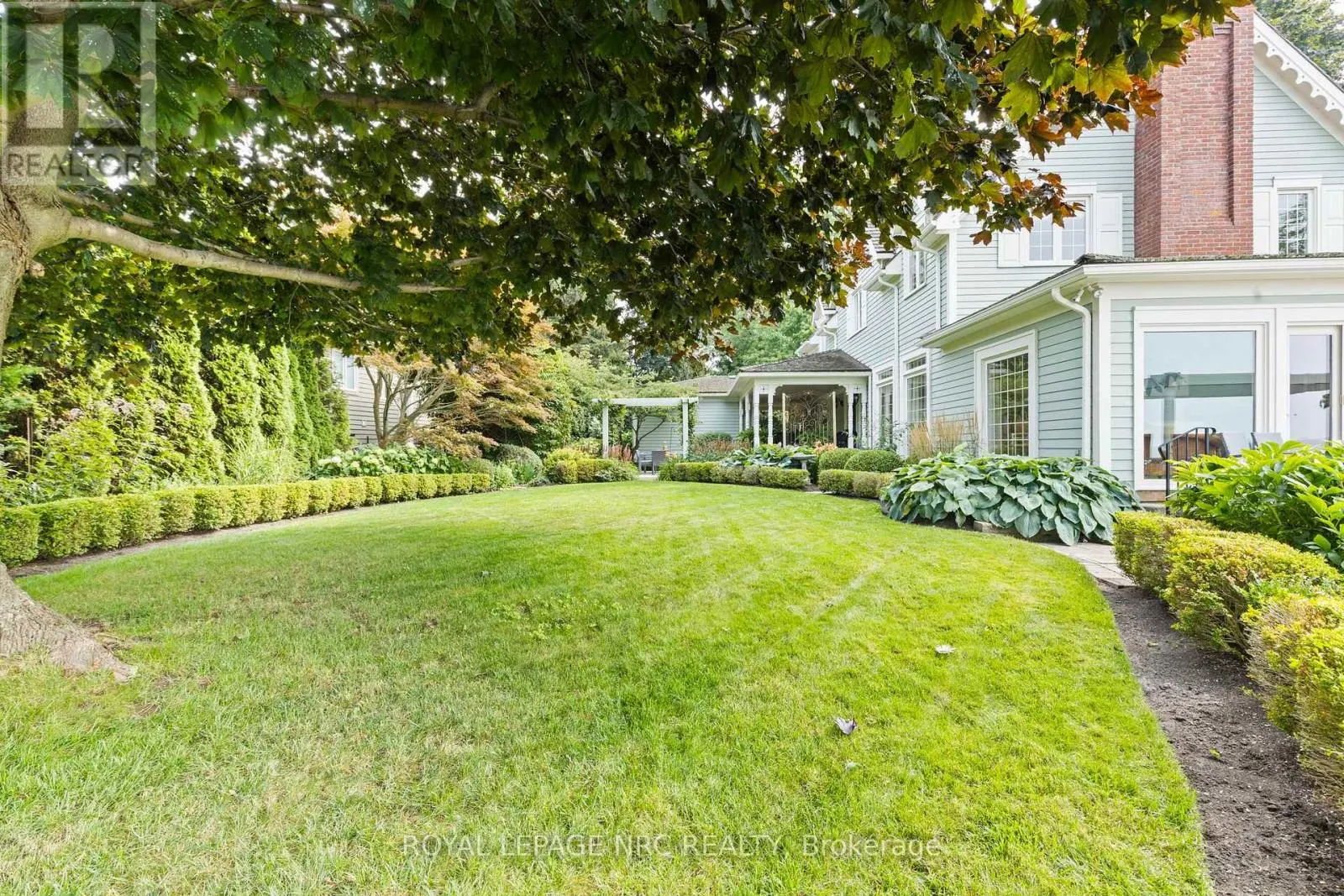 315 NIAGARA BOULEVARD