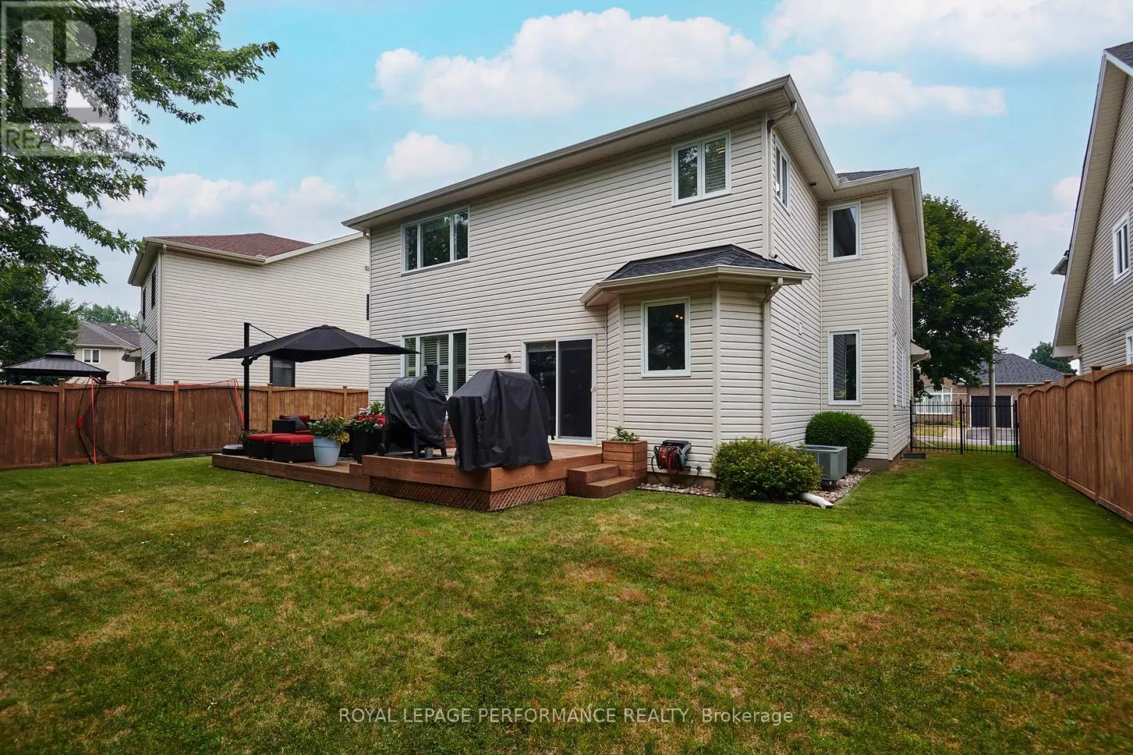 815 LONG POINT CIRCLE