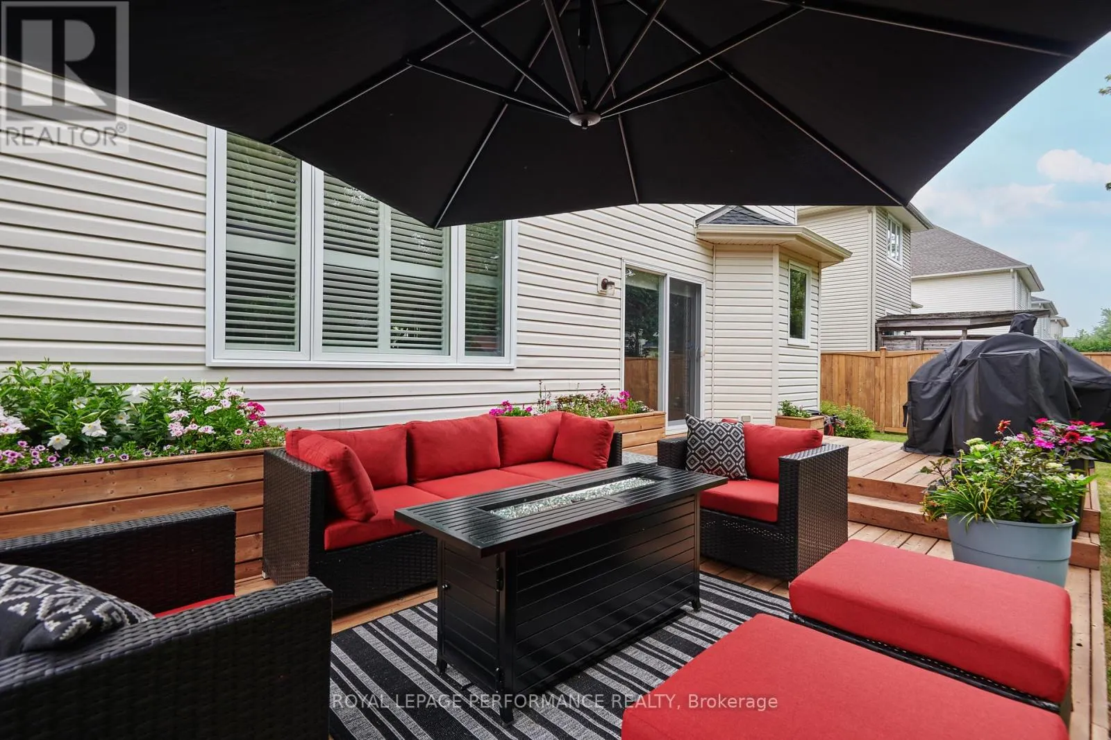 815 LONG POINT CIRCLE