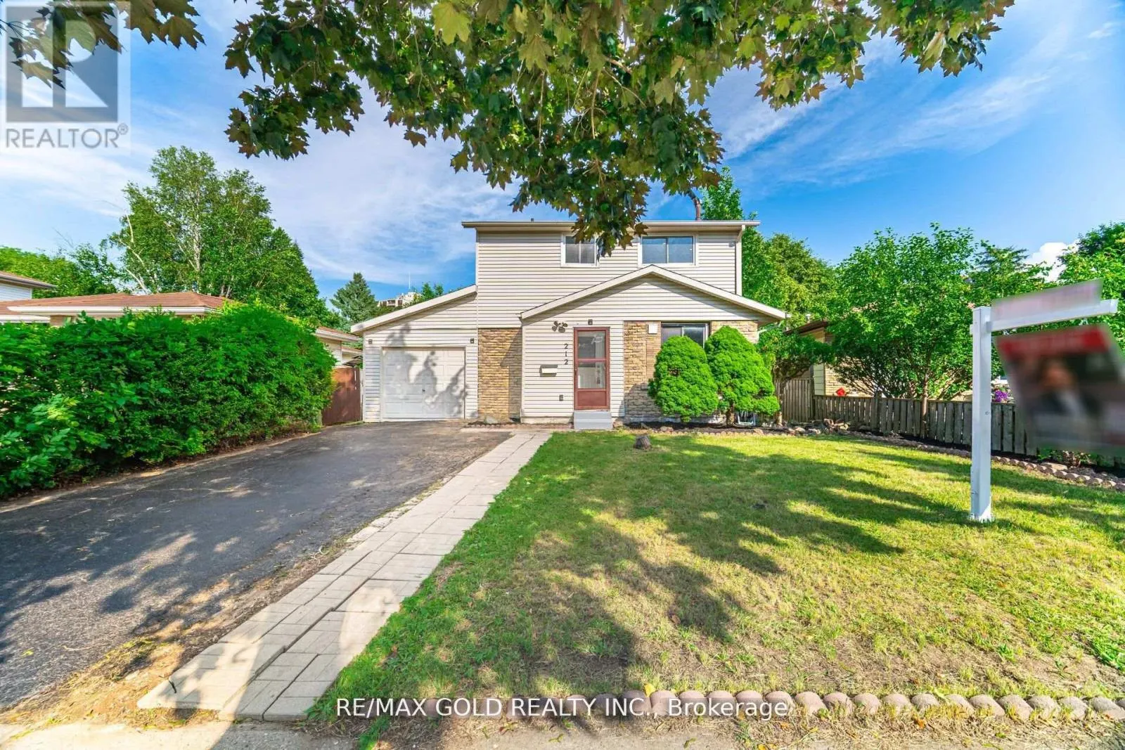 212 CEDARWOODS CRESCENT