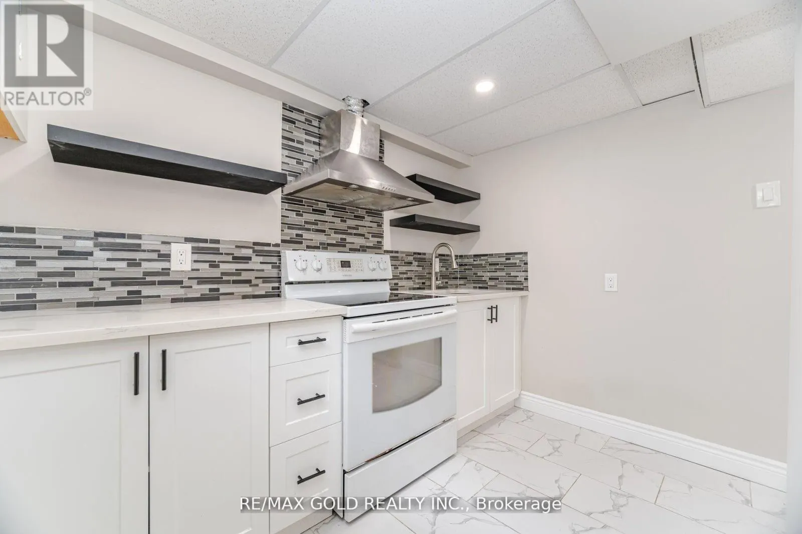 212 CEDARWOODS CRESCENT