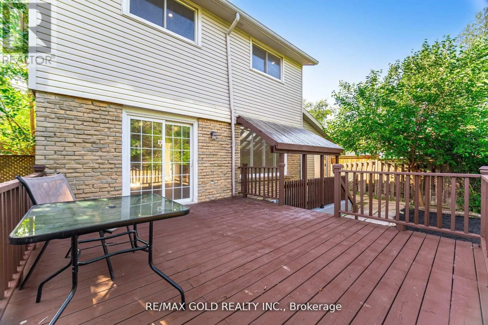 212 CEDARWOODS CRESCENT