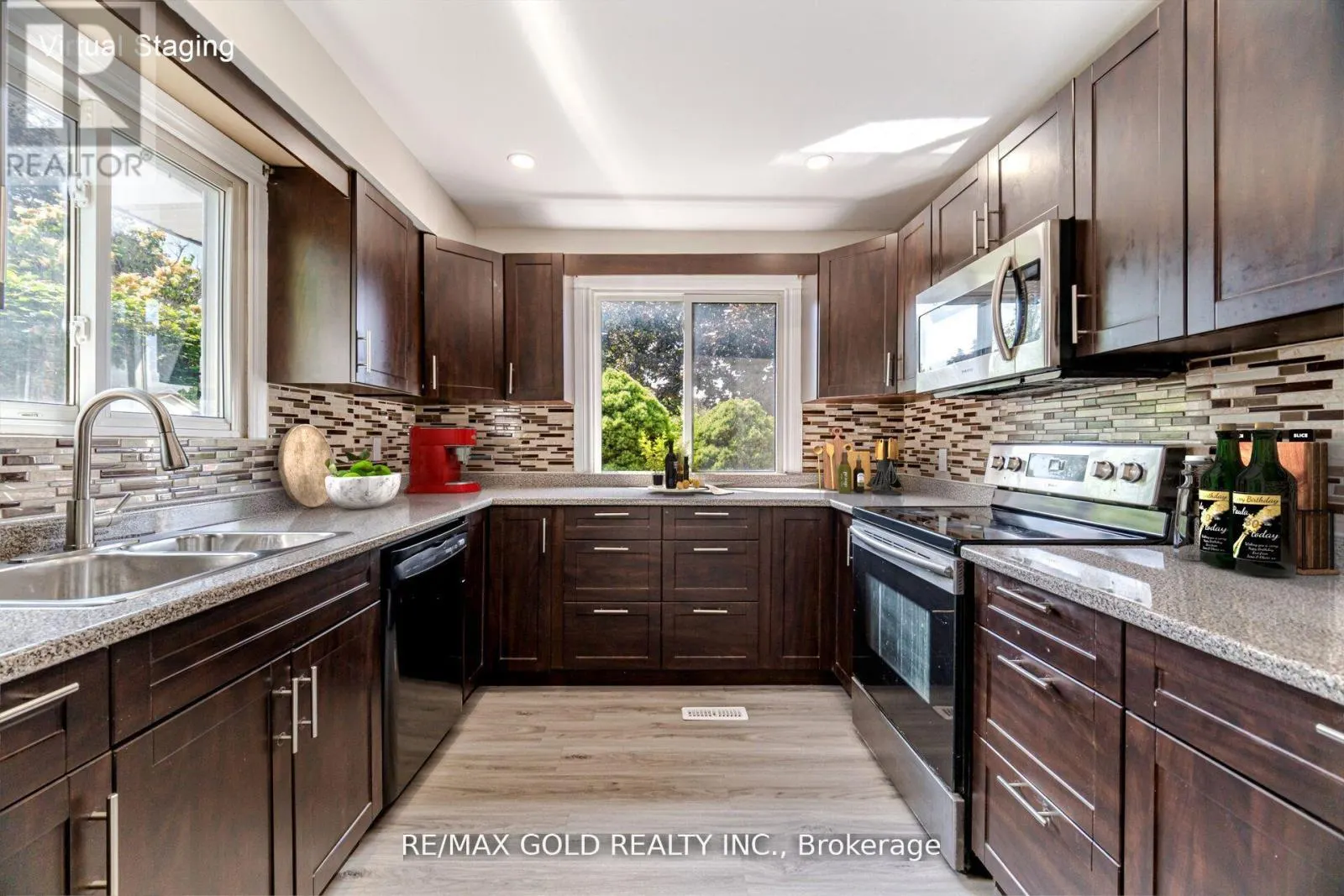 212 CEDARWOODS CRESCENT