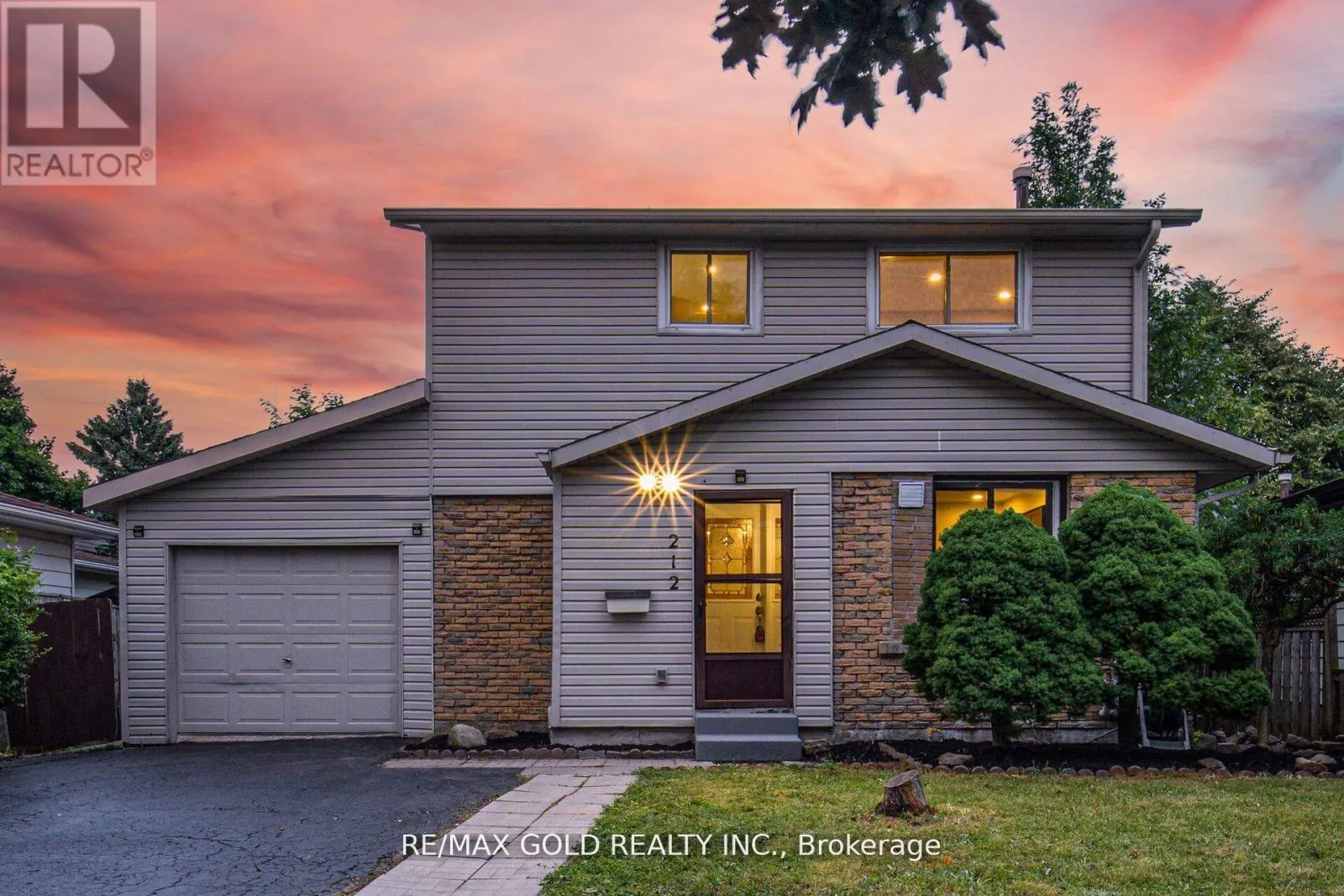 212 CEDARWOODS CRESCENT