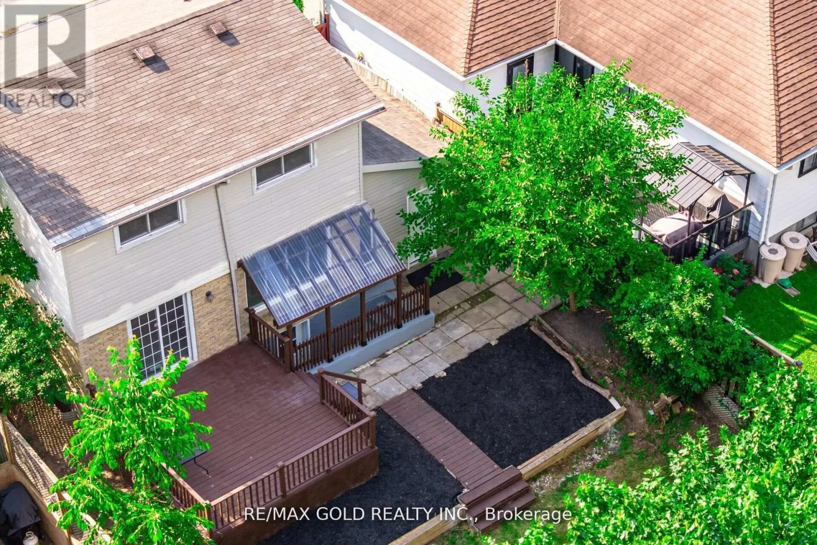 212 CEDARWOODS CRESCENT