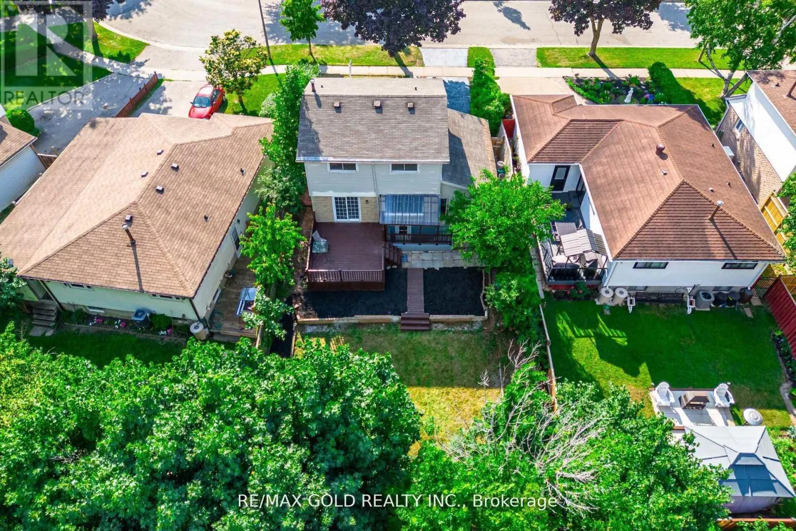 212 CEDARWOODS CRESCENT