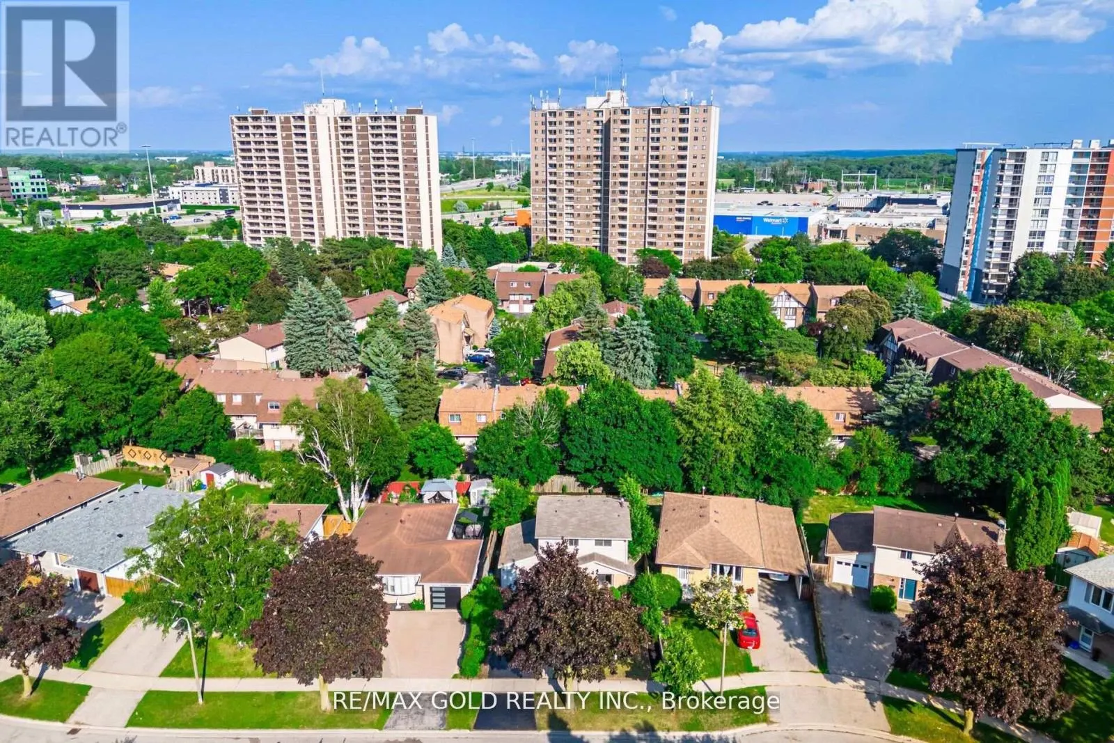 212 CEDARWOODS CRESCENT