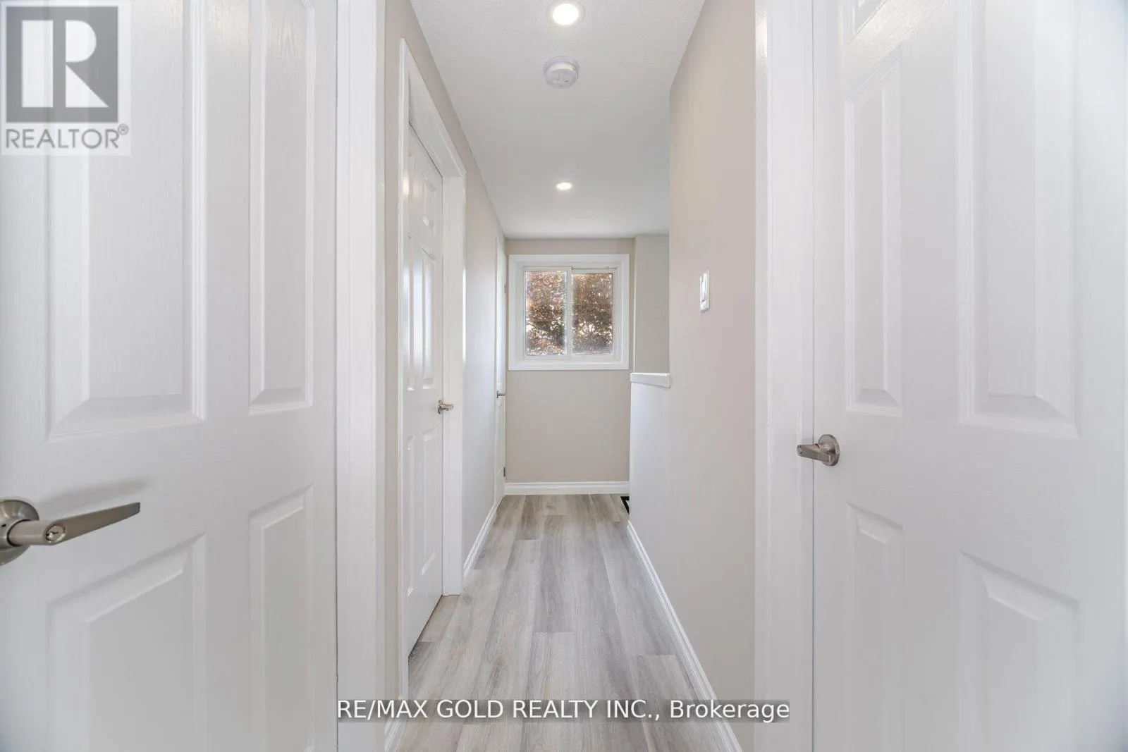 212 CEDARWOODS CRESCENT