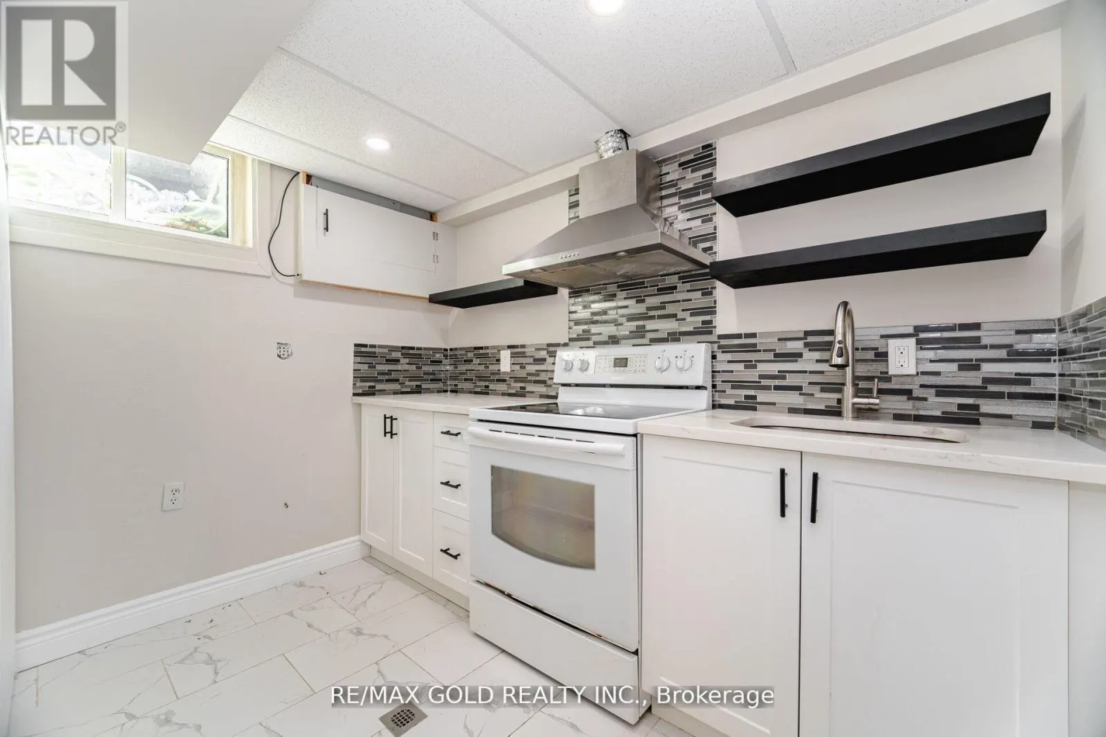 212 CEDARWOODS CRESCENT