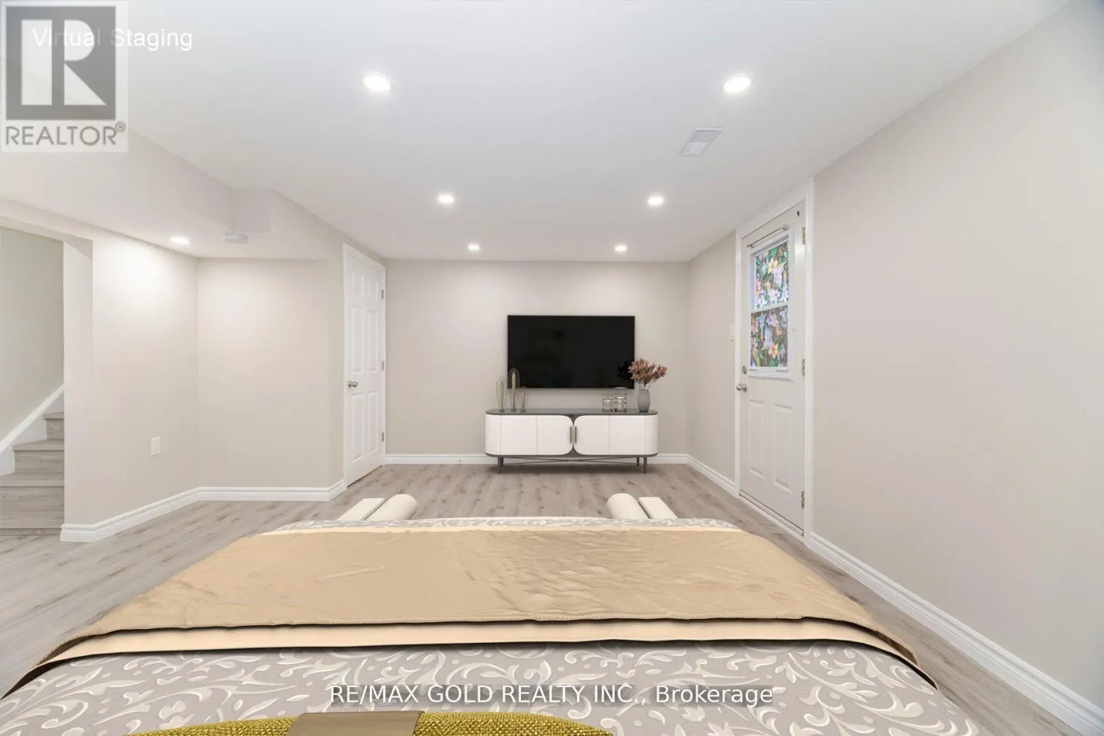 212 CEDARWOODS CRESCENT