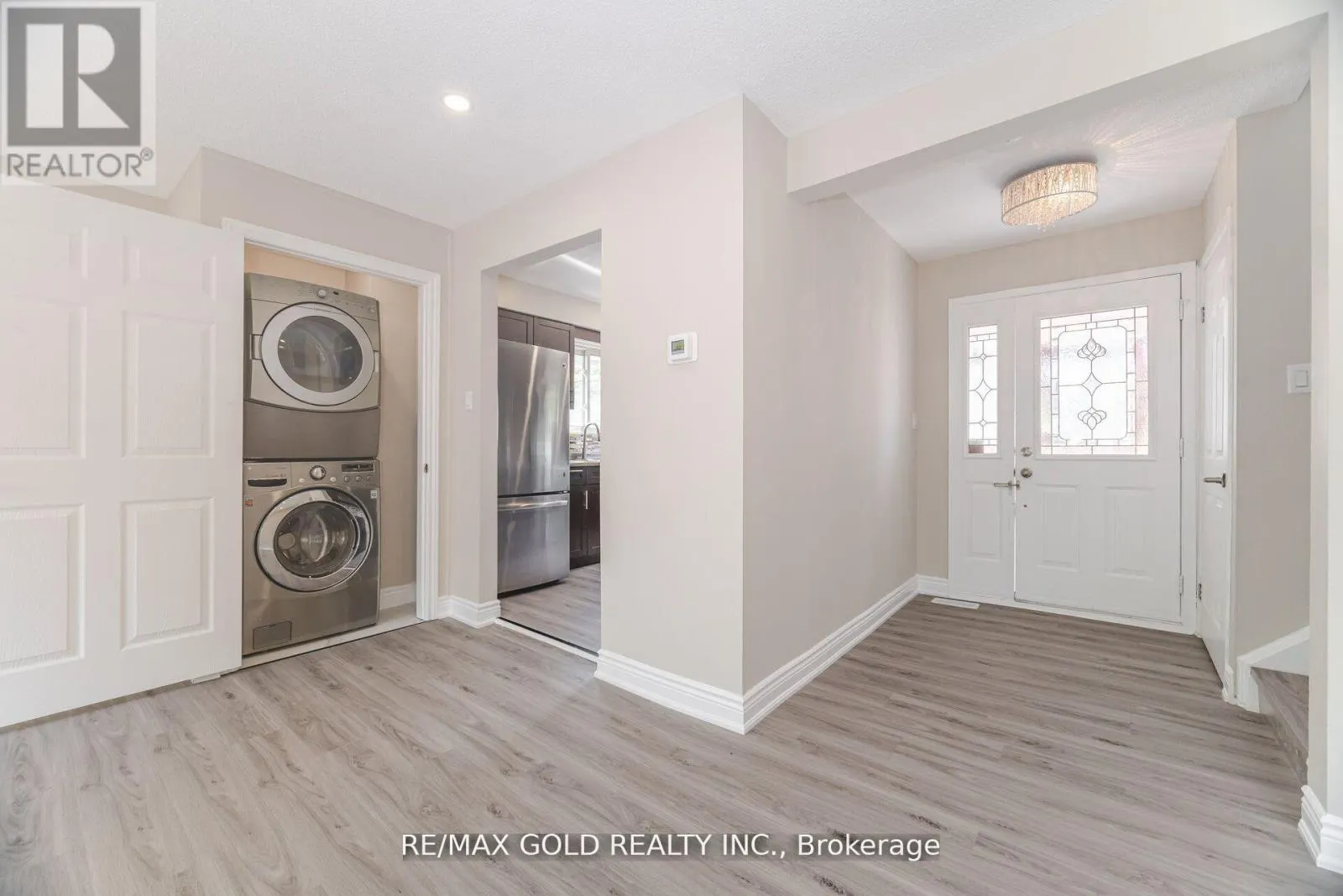 212 CEDARWOODS CRESCENT
