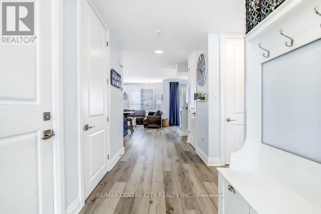 416 BREAKWATER BOULEVARD