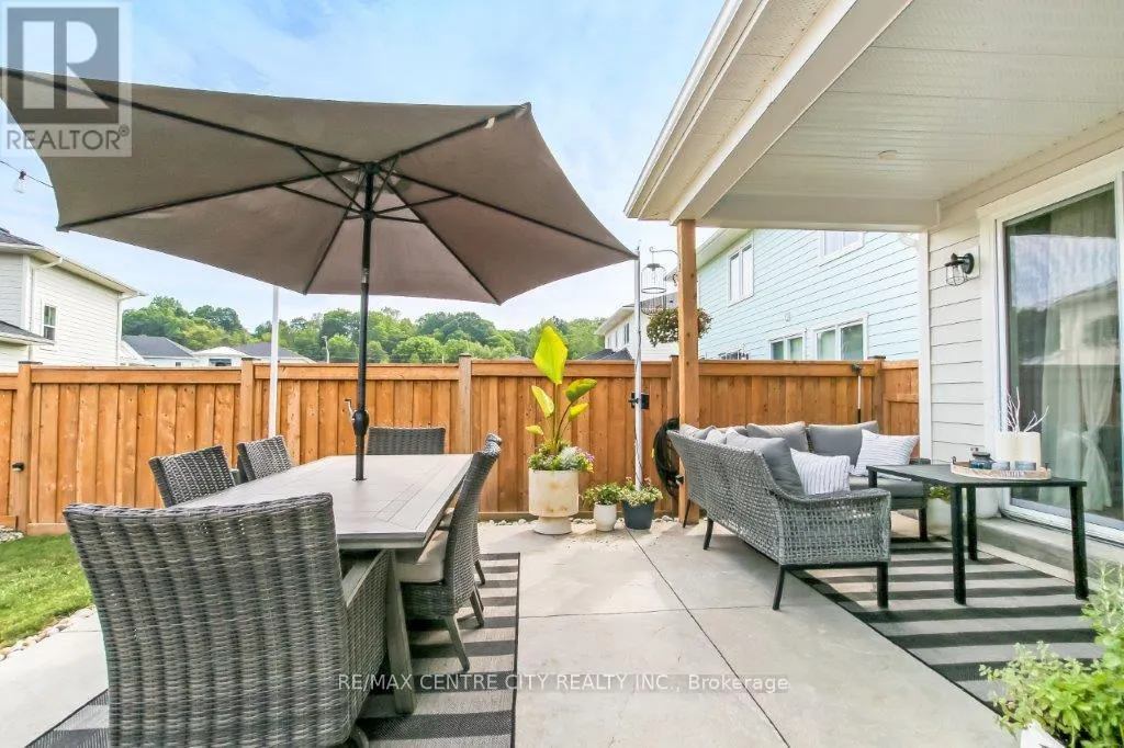 416 BREAKWATER BOULEVARD