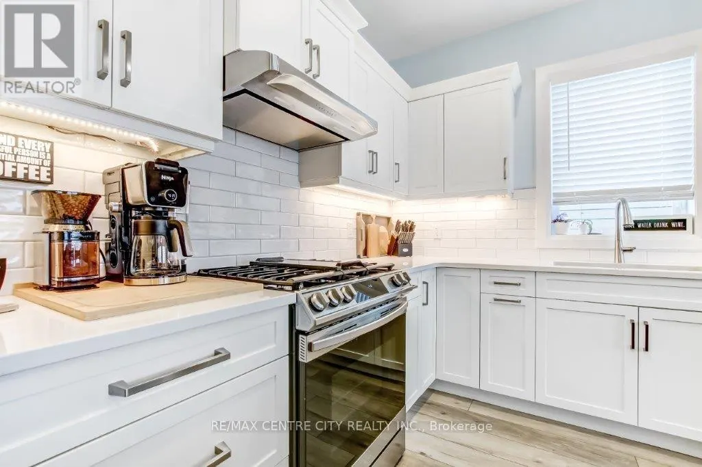 416 BREAKWATER BOULEVARD
