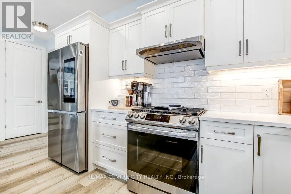 416 BREAKWATER BOULEVARD