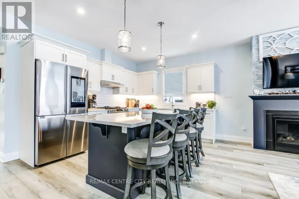 416 BREAKWATER BOULEVARD