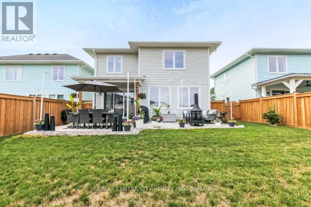 416 BREAKWATER BOULEVARD